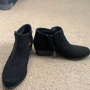 black platform heal shoes